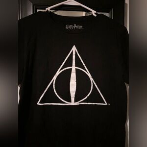 Harry Potter Deathly Hallows Tee 💀⚡️